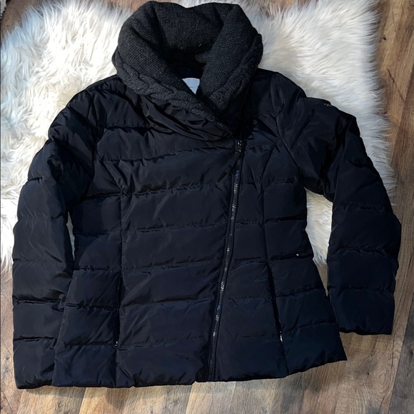 Jessica Simpson Jackets & Blazers - Jessica Simpson asymmetrical black puffer coat with knitted neck sweater collar